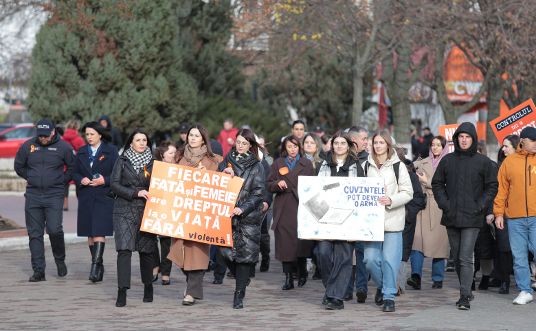 USARB a participat la lansarea Campaniei Naționale „16 zile de activism împotriva violenței de gen” la Bălți